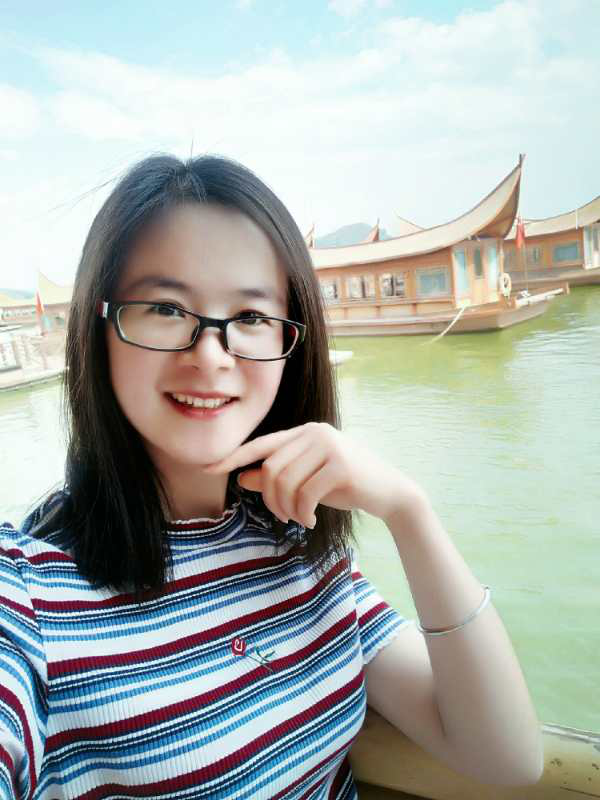 曾慧,汉族,中共党员,毕业于云南财经大学,现任文理学院财经教研室主任